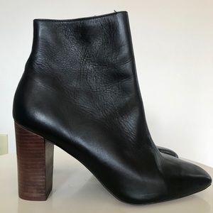Black leather Zara ankle boots with stacked heel